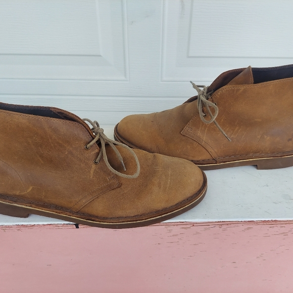 clarks tan shoes